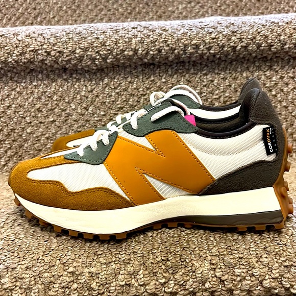 Nike Shoes - New Balance 327 Winter Wheat Brown Green 8.5 size women’s